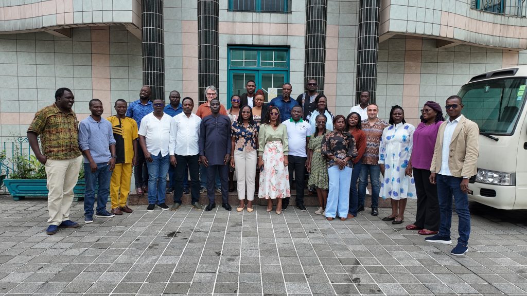 Photo de groupe réunissant les experts, doctorants et post-doctorants participants. © S. Koutchou, CIRAD